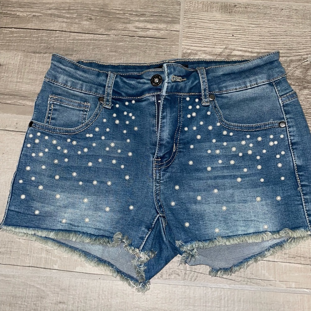 Pearl denim shorts